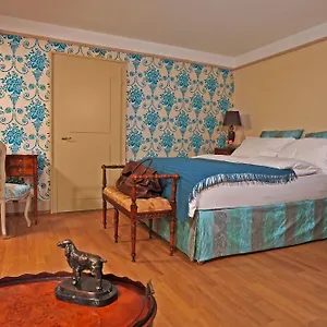 Townhouse Boutique מלון